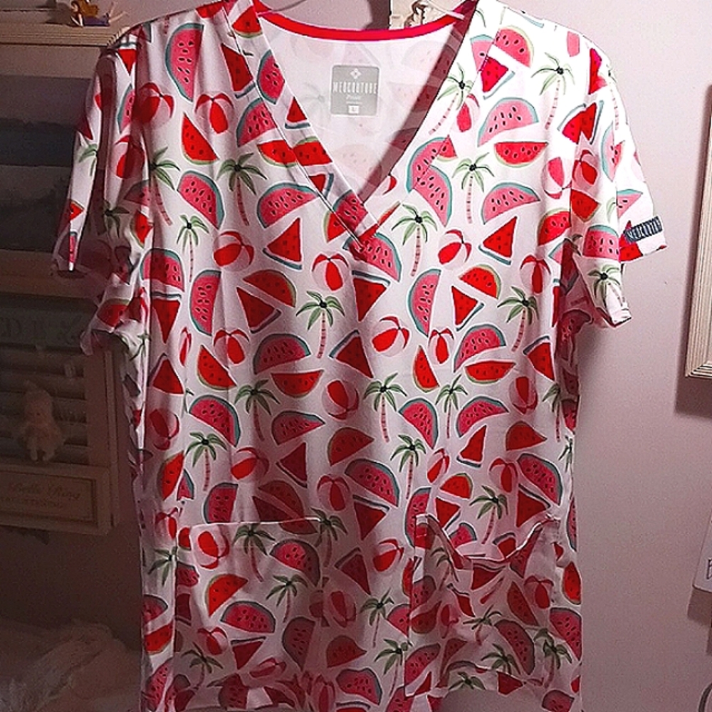 Medcouture 🍉Watermelon Print Women's Scrub Top L 🍉🌴🍉🥥🌴 Silky Soft!